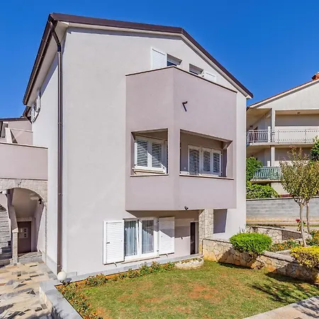 Two-bedroom In Apartman *