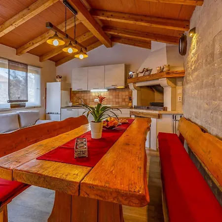 Two-bedroom In Appartement Medulin